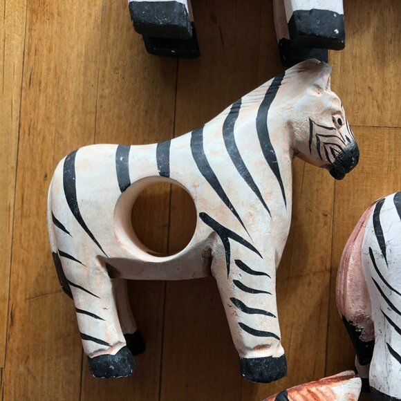 Set of 8 Wooden Napkin Ring Holders Zebra Hand Crafted Painted Vintage - Picture 5 of 12